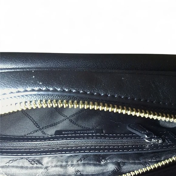 Michael Kors Manhattan Camera Crossbody - Picture 11 of 12